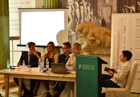 History students in the University of Warsaw - Nina Hetmańska, Paweł Mrowiński and Łukasz Świder - discussing the Irish Question 1914-1916 with Dr. Michał Leśniewski and Dr. Dobrochna Kałwa of the University of Warsaw